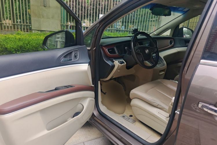 Used Buick GL8 2017 25S Luxury Version China V Standard Driver Seat