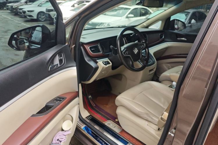 Used Buick GL8 2017 25S Luxury Version China V Standard Driver Seat