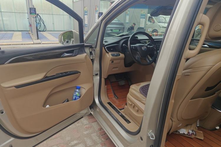 Used Buick GL8 2017 ES 28T Luxury Model China V Standard Driver Seat