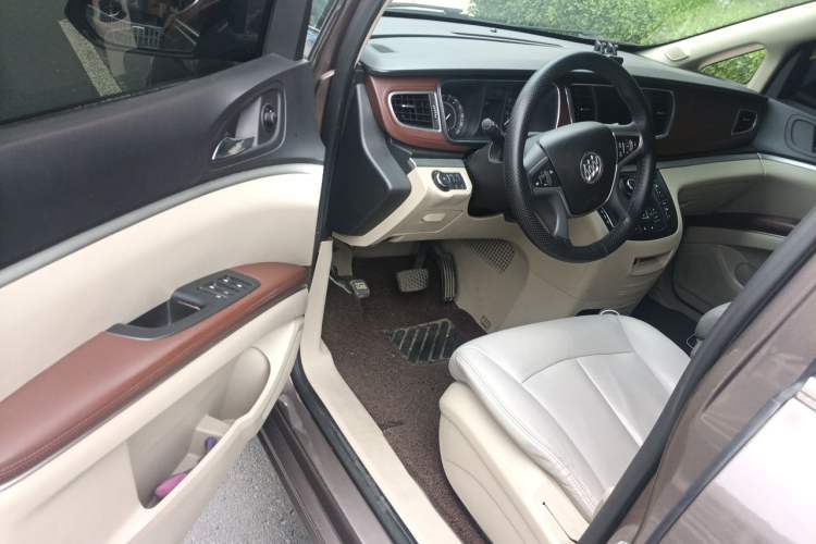 Used Buick GL8 2017 25S Comfort Version China V Standard Driver Seat