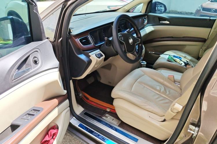 Used Buick GL8 2017 25S Luxury Version China V Standard Driver Seat