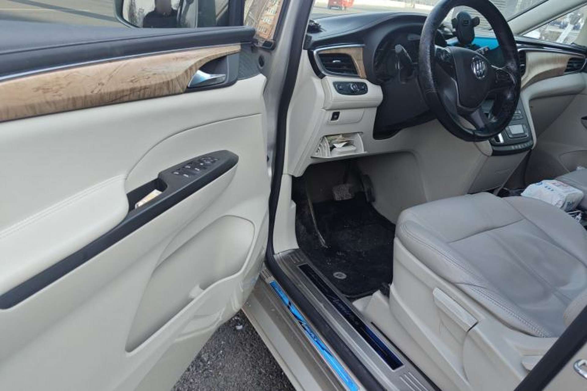 Used Buick GL8 2017 ES 28T Comfort Model China V Standard Driver Seat