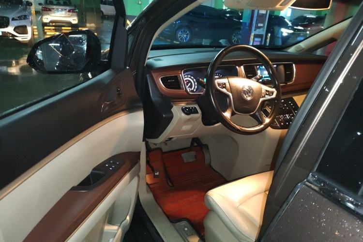 Used Buick GL8 2017 25S Luxury Version China V Standard Driver Seat
