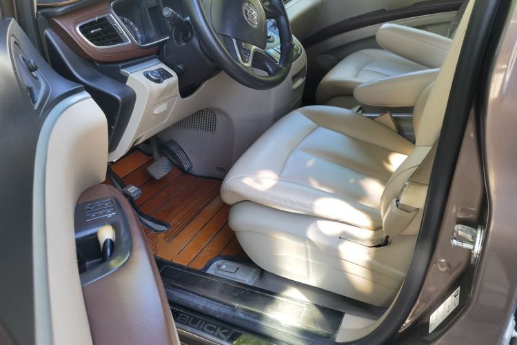 Used Buick GL8 2017 25S Luxury Version China V Standard Driver Seat