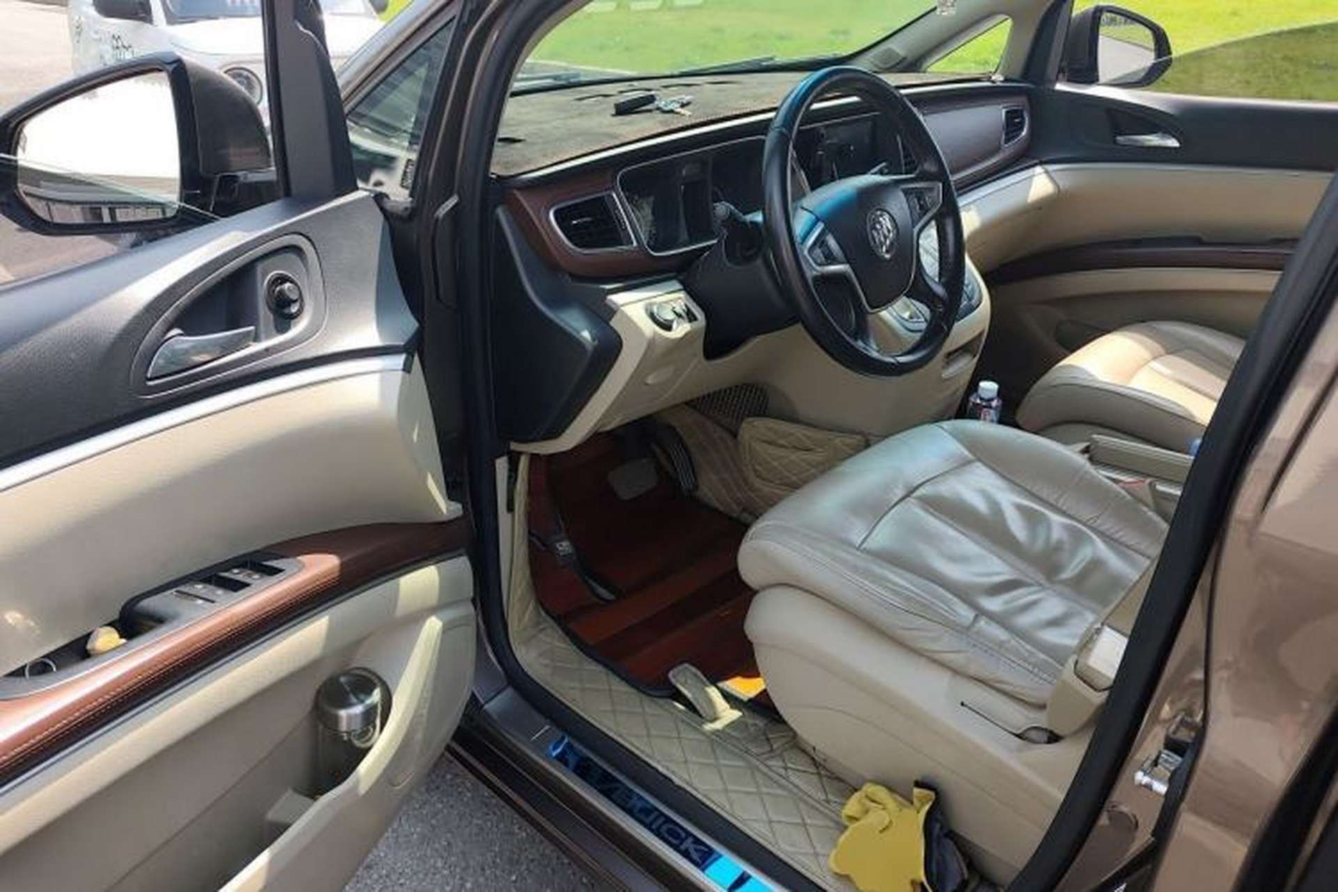 Used Buick GL8 2017 25S Prestige Version China V Standard Driver Seat