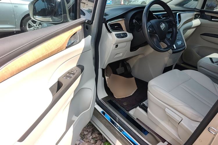 Used Buick GL8 2017 ES 28T Comfort Model China V Standard Driver Seat