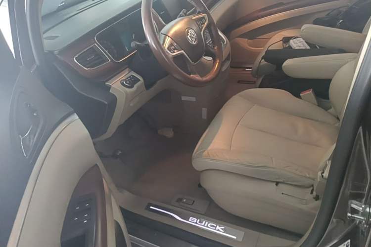 Used Buick GL8 2017 25S Prestige Version China V Standard Driver Seat