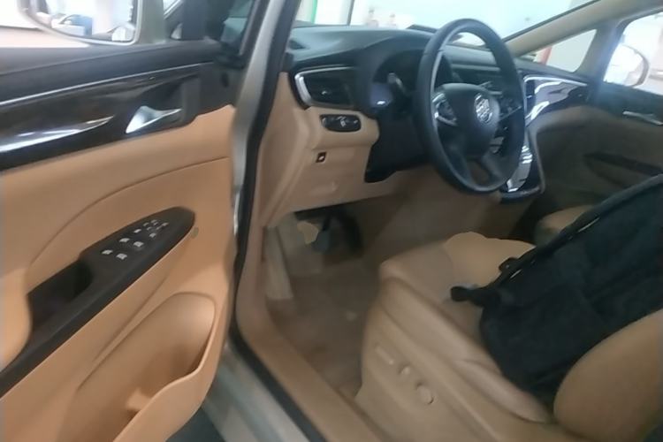 Used Buick GL8 2017 ES 28T Luxury Model China V Standard Driver Seat