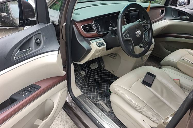 Used Buick GL8 2017 25S Luxury Version China V Standard Driver Seat