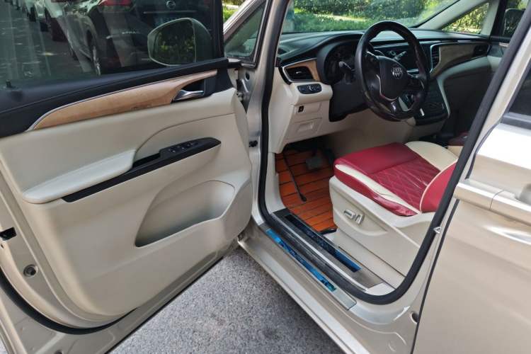 Used Buick GL8 2017 ES 28T Comfort Model China V Standard Driver Seat