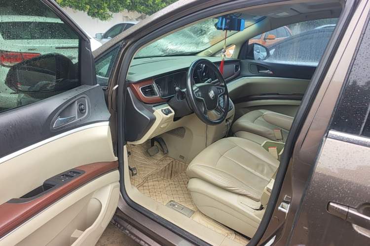 Used Buick GL8 2017 25S Comfort Version China V Standard Driver Seat