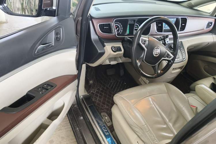 Used Buick GL8 2017 25S Luxury Version China V Standard Driver Seat