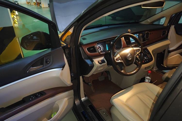 Used Buick GL8 2017 25S Prestige Version China V Standard Driver Seat