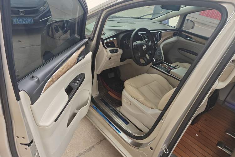 Used Buick GL8 2017 ES 28T Comfort Model China V Standard Driver Seat