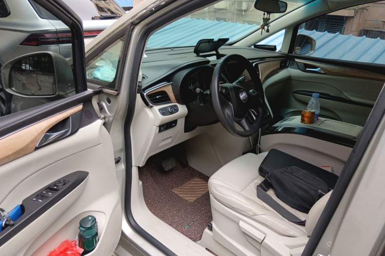 Used Buick GL8 2017 ES 28T Comfort Model China V Standard Driver Seat