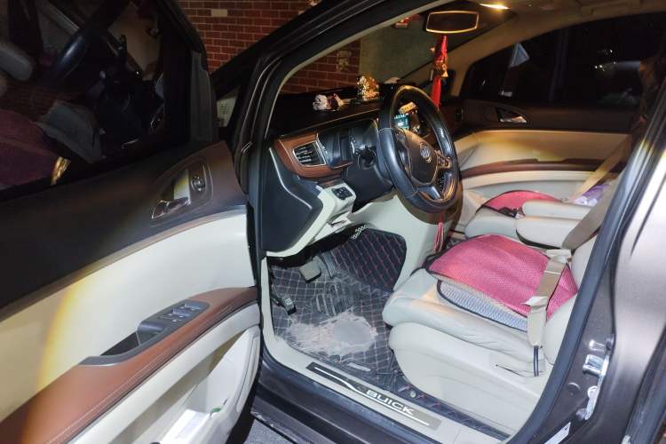 Used Buick GL8 2017 25S Prestige Version China V Standard Driver Seat