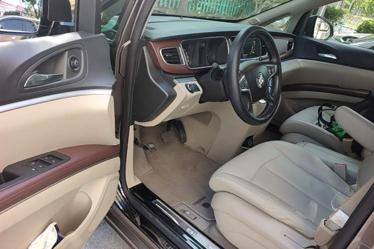 Used Buick GL8 2017 25S Prestige Version China V Standard Driver Seat