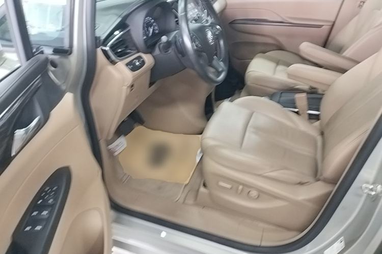 Used Buick GL8 2017 ES 28T Luxury Model China V Standard Driver Seat