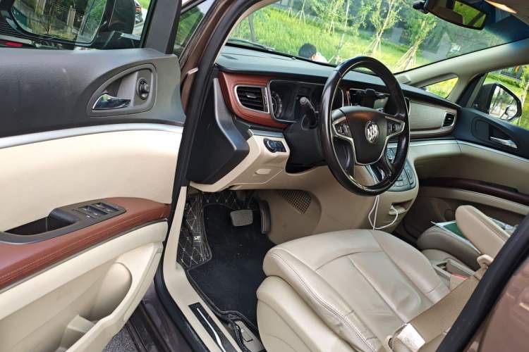 Used Buick GL8 2017 25S Prestige Version China V Standard Driver Seat