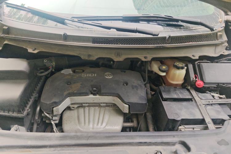 Used Buick GL8 2017 25S Luxury Version China V Standard Engine Bay