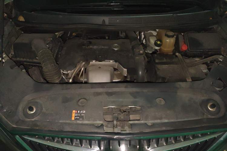 Used Buick GL8 2017 ES 28T Premium Version China V Standard Engine Bay