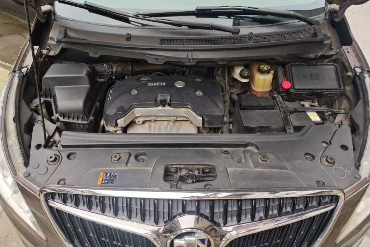 Used Buick GL8 2017 25S Luxury Version China V Standard Engine Bay