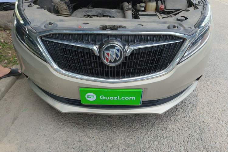 Used Buick GL8 2017 ES 28T Luxury Model China V Standard Engine Bay