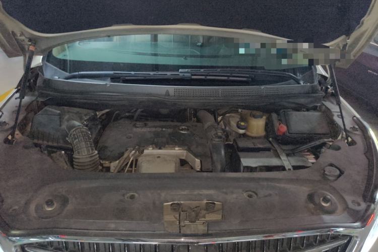 Used Buick GL8 2017 ES 28T Flagship Model China V Standard Engine Bay