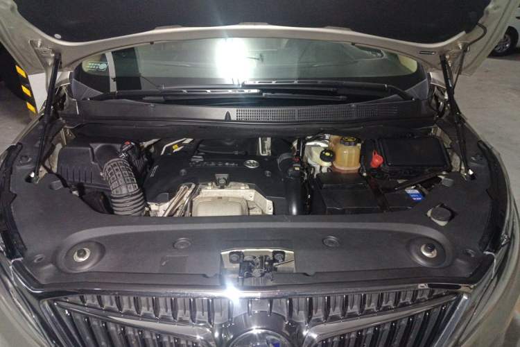 Used Buick GL8 2017 ES 28T Premium Version China V Standard Engine Bay