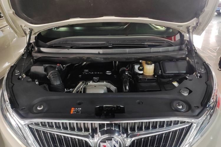 Used Buick GL8 2017 ES 28T Luxury Model China V Standard Engine Bay