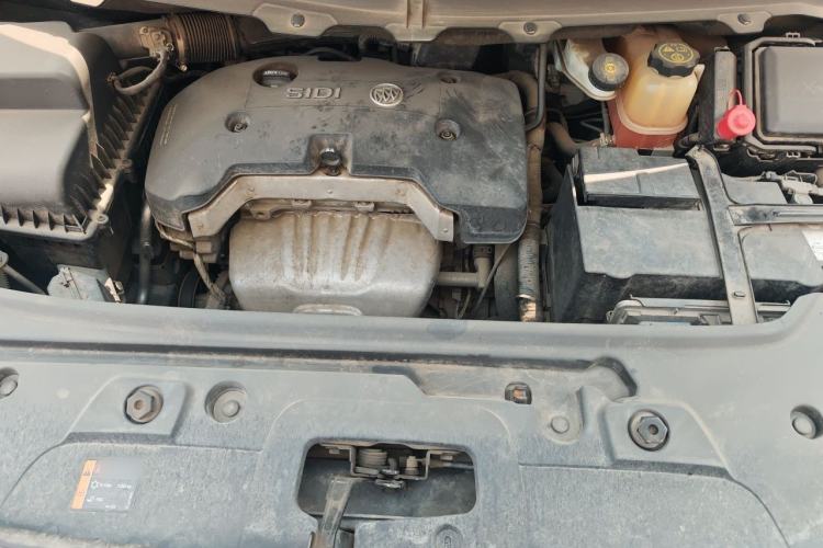 Used Buick GL8 2017 25S Luxury Version China V Standard Engine Bay