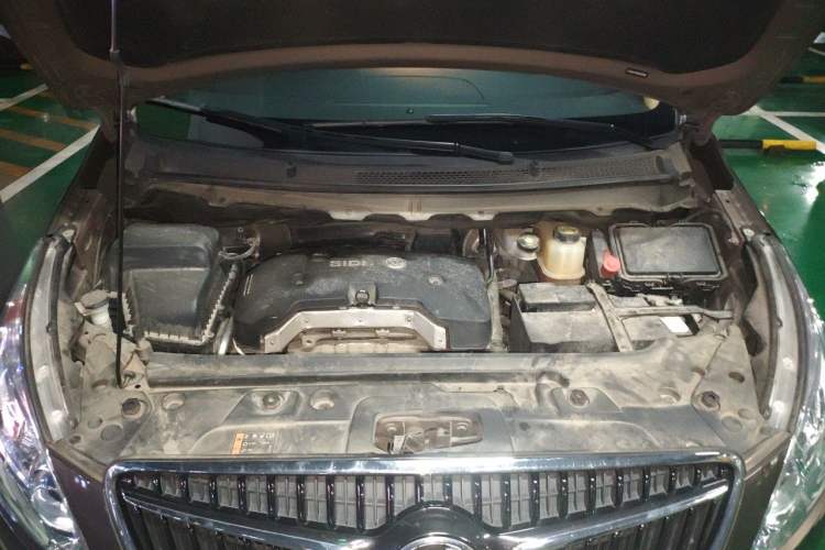 Used Buick GL8 2017 25S Luxury Version China V Standard Engine Bay