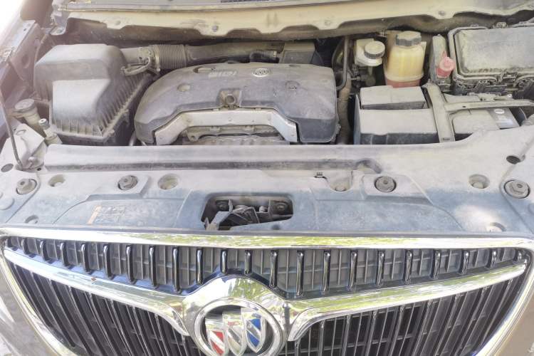 Used Buick GL8 2017 25S Luxury Version China V Standard Engine Bay