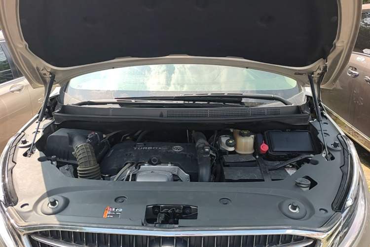 Used Buick GL8 2017 ES 28T Comfort Model China V Standard Engine Bay