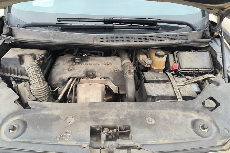 Used Buick GL8 2017 ES 28T Luxury Model China V Standard Engine Bay