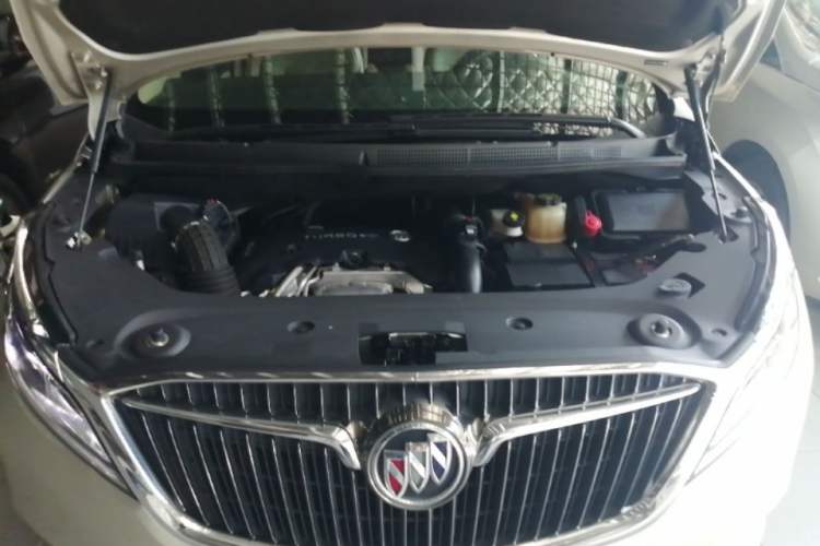 Used Buick GL8 2017 ES 28T Luxury Model China V Standard Engine Bay