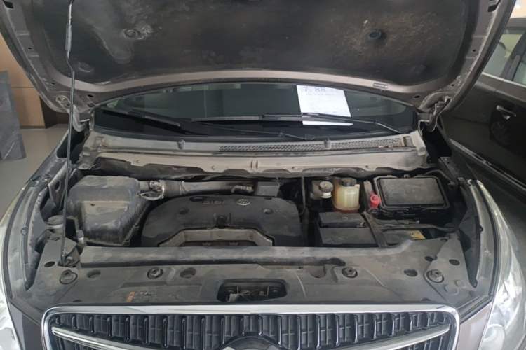 Used Buick GL8 2017 25S Prestige Version China V Standard Engine Bay