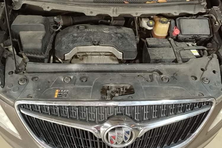 Used Buick GL8 2017 25S Luxury Version China V Standard Engine Bay