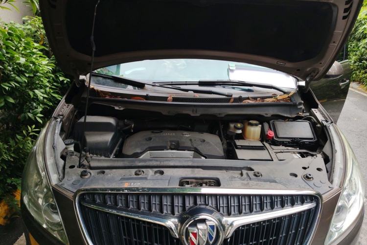 Used Buick GL8 2017 25S Luxury Version China V Standard Engine Bay
