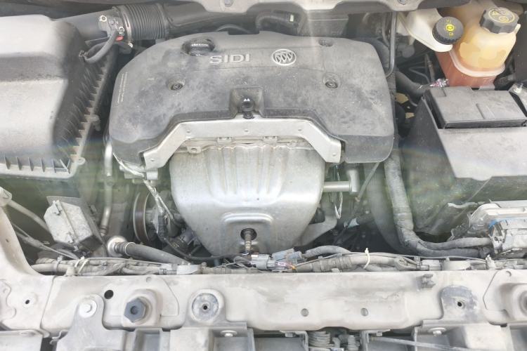 Used Buick GL8 2017 25S Luxury Version China V Standard Engine Bay