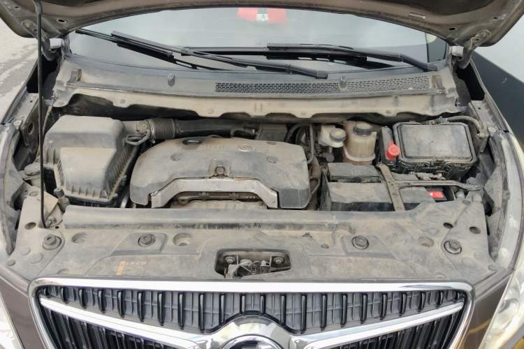 Used Buick GL8 2017 25S Luxury Version China V Standard Engine Bay