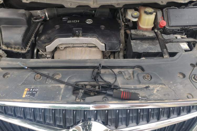 Used Buick GL8 2017 25S Luxury Version China V Standard Engine Bay