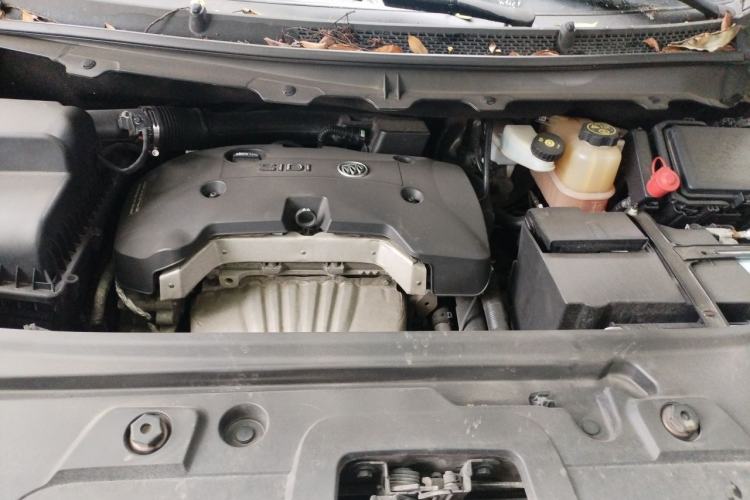 Used Buick GL8 2017 25S Comfort Version China V Standard Engine Bay