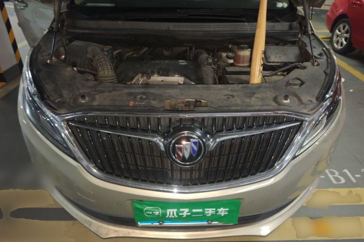 Used Buick GL8 2017 ES 28T Flagship Model China V Standard Engine Bay