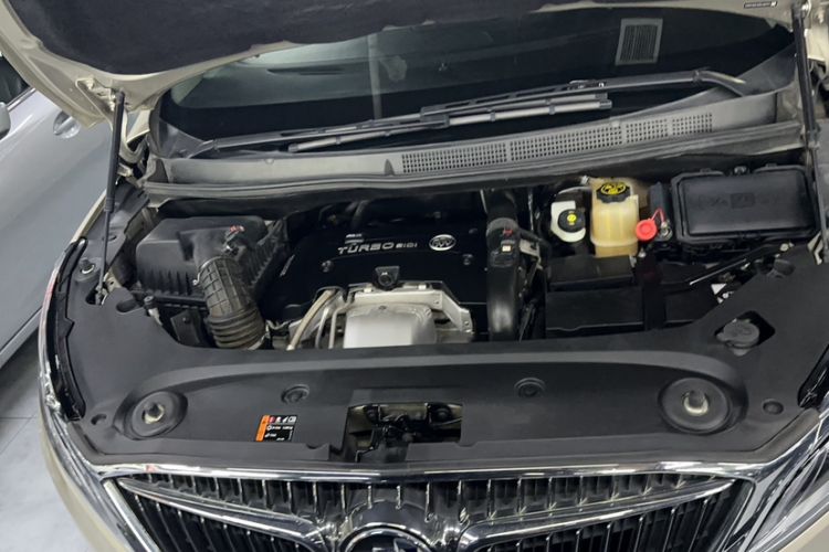 Used Buick GL8 2017 ES 28T Comfort Model China V Standard Engine Bay