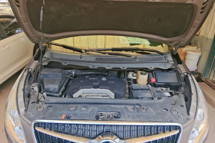 Used Buick GL8 2017 25S Comfort Version China V Standard Engine Bay