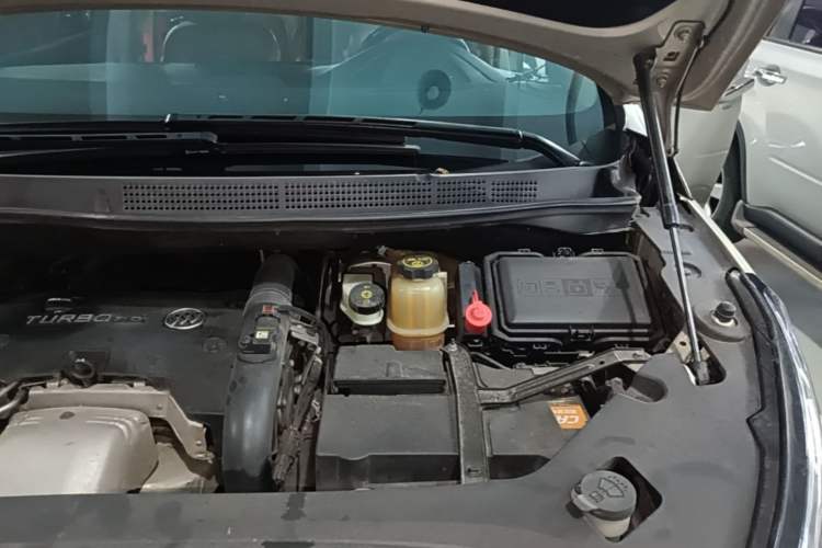 Used Buick GL8 2017 ES 28T Luxury Model China V Standard Engine Bay Left