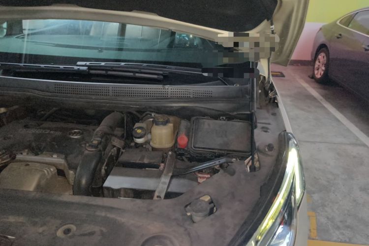 Used Buick GL8 2017 ES 28T Flagship Model China V Standard Engine Bay Left