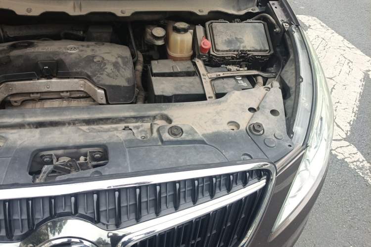 Used Buick GL8 2017 25S Comfort Version China V Standard Engine Bay Left