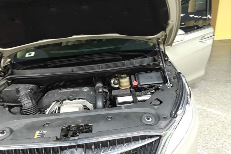 Used Buick GL8 2017 ES 28T Luxury Model China V Standard Engine Bay Left